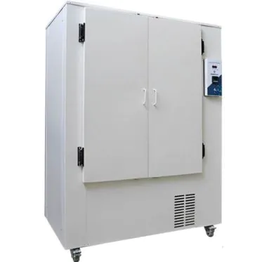 Câmara climática com controle de umidade 340L SolidSteel